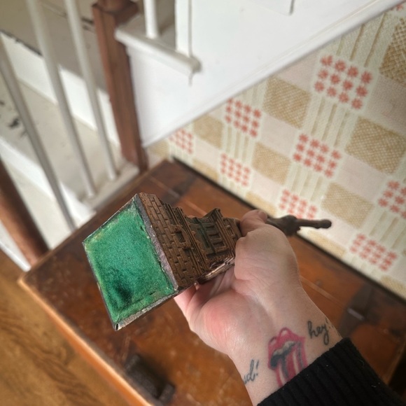 1950's Vintage Cast Metal Statue of Liberty Figurine - Picture 9 of 9